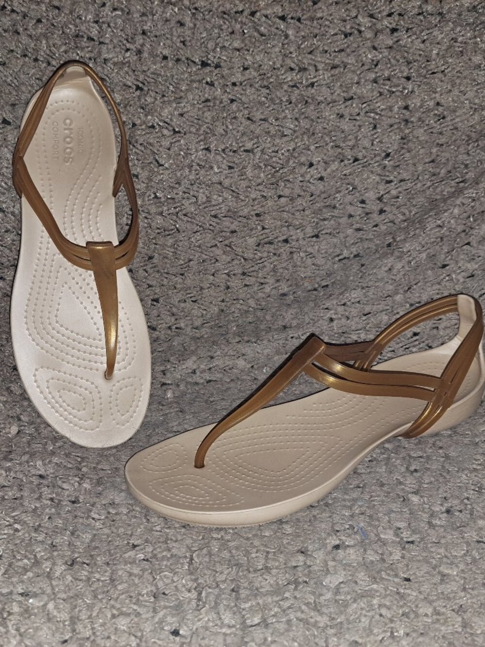 CROCS-Isabella Sandals Gold T Strap Jelly Thong Slingback-Sz 9-Excellent